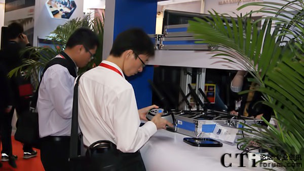 客戶(hù)觀(guān)摩和體驗(yàn)CREATOR快捷產(chǎn)品